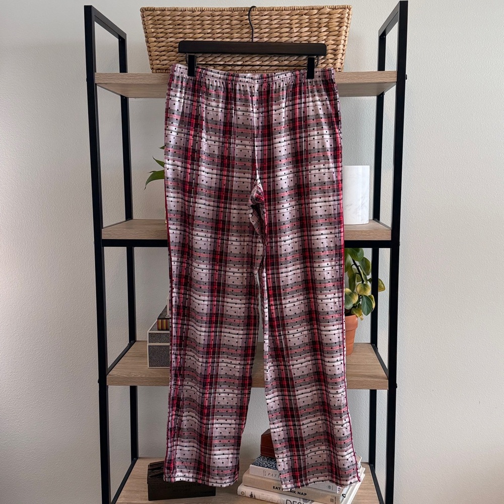 NWT Victoria's Secret Plaid Plaid Flocked Dot PJ Bottoms, M - Picture 6 of 7